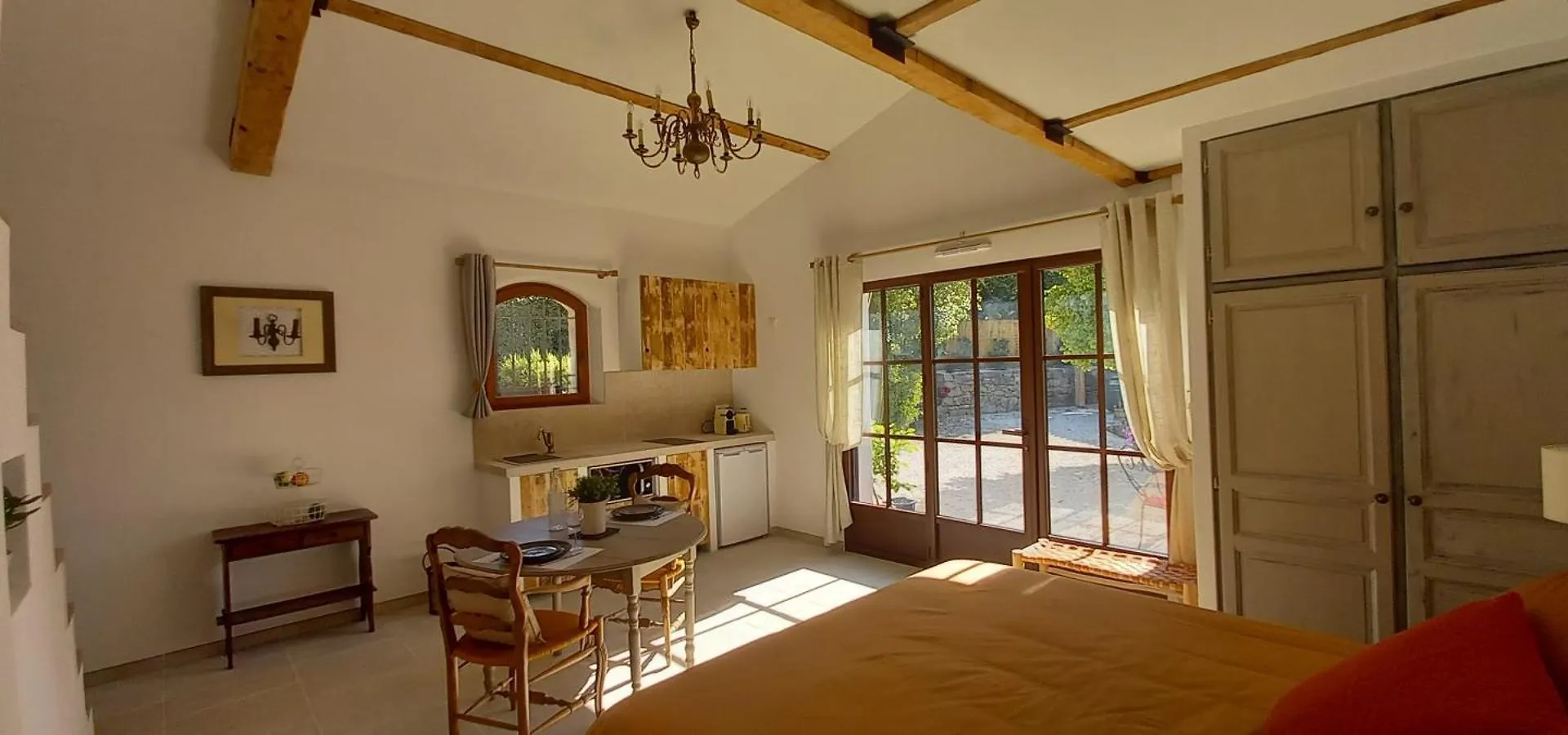 Au Temps Pour Vous Otel Le Castellet  Konukevi Le Castellet (Var)