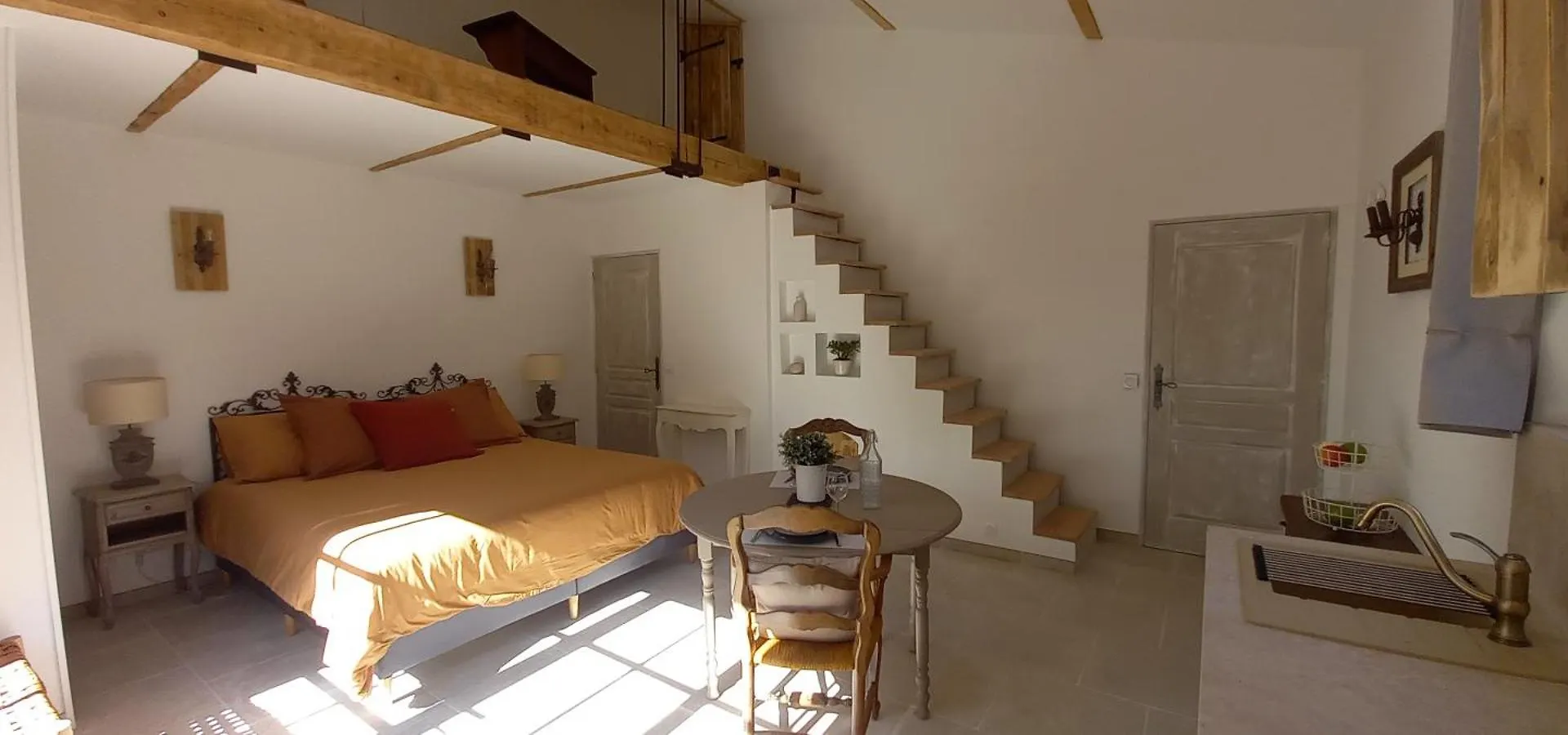 Au Temps Pour Vous Otel Le Castellet  Le Castellet (Var)