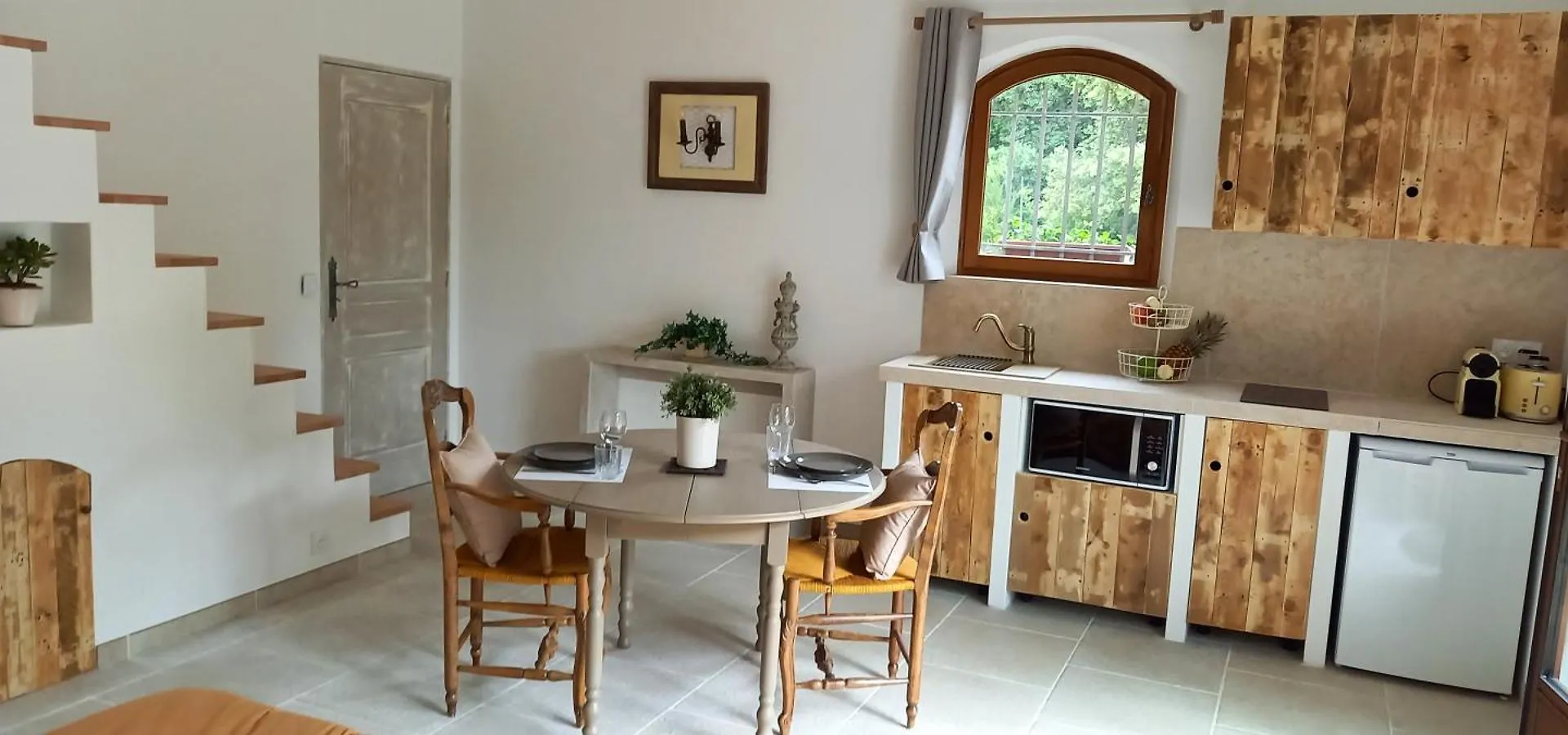 Au Temps Pour Vous Otel Le Castellet  0*, Le Castellet (Var)